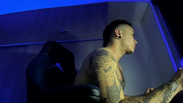 Snapshot of male_pussy chatting on 11.22.25 male pussy online show from 11.22.25