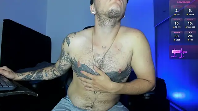 Snapshot of male_pussy chatting on 11.26.25 male pussy online show from 11.26.25