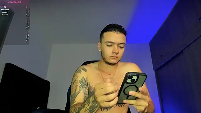 Snapshot of male_pussy chatting on 11.27.25 male pussy online show from 11.27.25