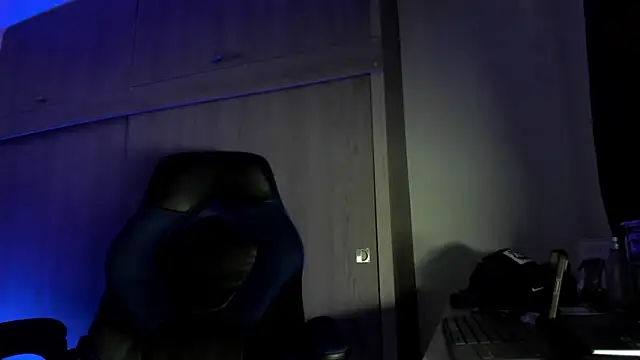 Snapshot of male_pussy chatting on 12.04.25 male pussy online show from 12.04.25