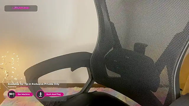 Snapshot of Tashaa chatting on 12.04.24 Tashaa online show from 12.04.24