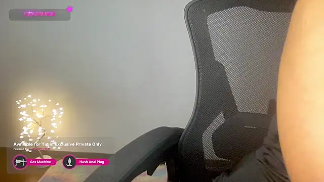 Snapshot of Tashaa chatting on 01.08.25 Tashaa online show from 01.08.25