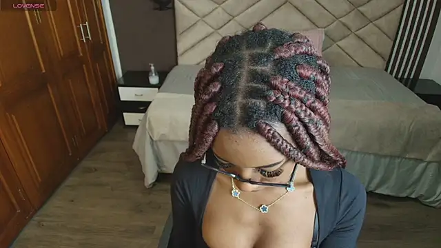 Raquel jones online show from 03.07.25