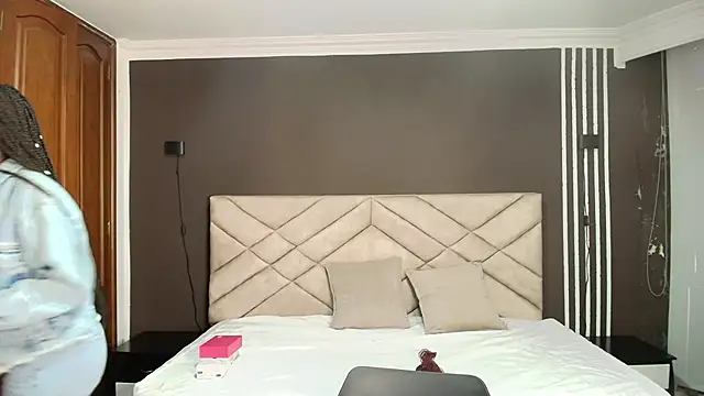 Raquel jones online show from 09.19.25