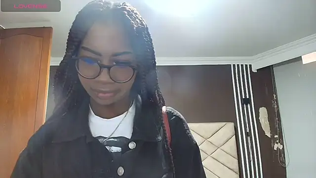 Snapshot of Raquel_jones chatting on 01.06.26 Raquel jones online show from 01.06.26