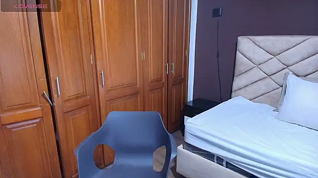 Snapshot of Raquel_jones chatting on 01.10.26 Raquel jones online show from 01.10.26