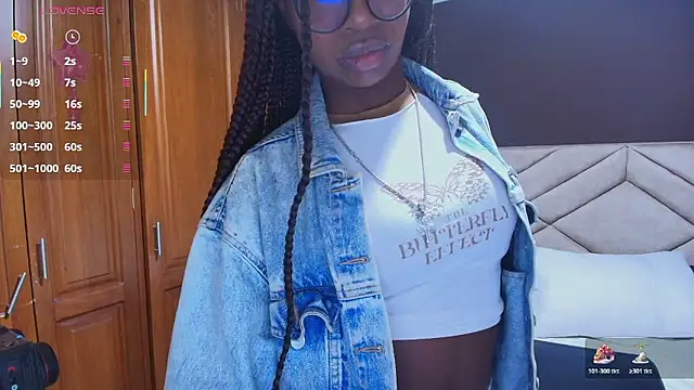 Snapshot of Raquel_jones chatting on 01.11.26 Raquel jones online show from 01.11.26