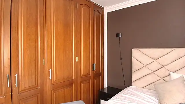 Snapshot of Raquel_jones chatting on 02.01.26 Raquel jones online show from 02.01.26