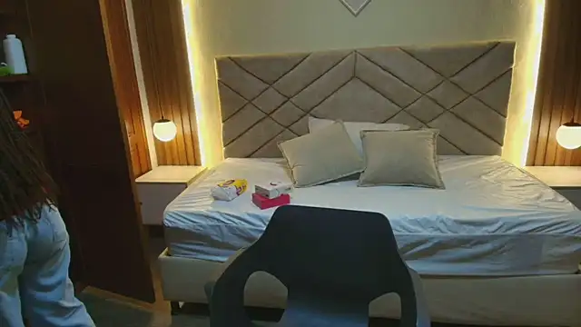 Snapshot of Raquel_jones chatting on 02.06.26 Raquel jones online show from 02.06.26