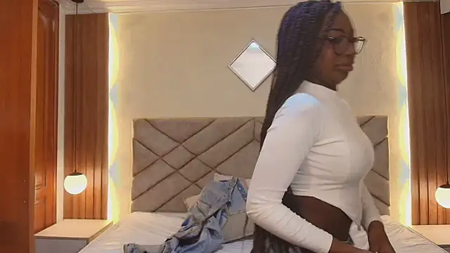 Snapshot of Raquel_jones chatting on 02.07.26 Raquel jones online show from 02.07.26