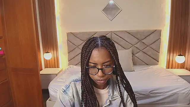 Snapshot of Raquel_jones chatting on 02.26.26 Raquel jones online show from 02.26.26