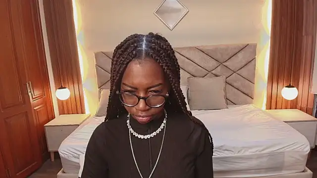 Snapshot of Raquel_jones chatting on 02.28.26 Raquel jones online show from 02.28.26