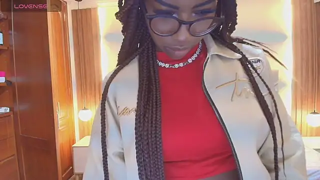 Snapshot of Raquel_jones chatting on 03.12.26 Raquel jones online show from 03.12.26