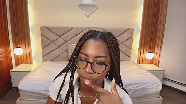 Snapshot of Raquel_jones chatting on 03.20.26 Raquel jones online show from 03.20.26