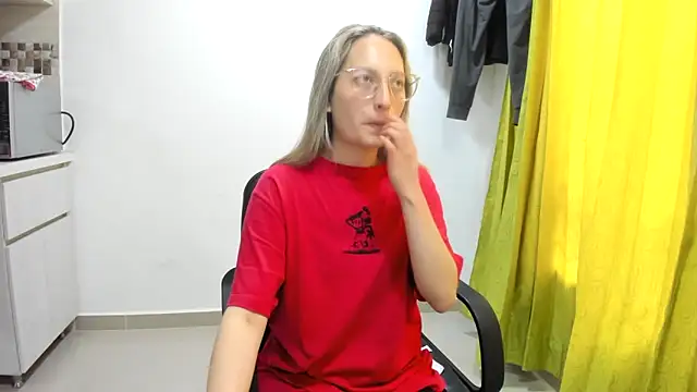 Snapshot of Adele_johnsonn1 chatting on 12.18.24 Adele johnsonn1 online show from 12.18.24