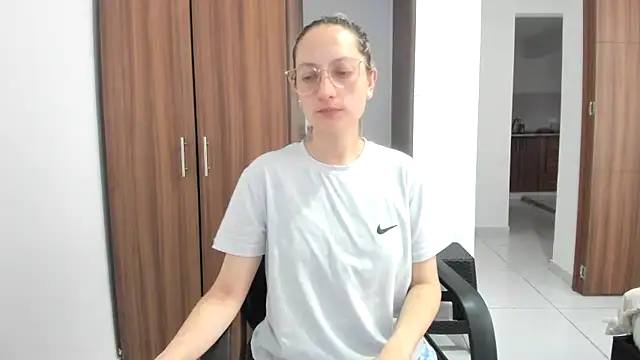 Snapshot of Adele_johnsonn1 chatting on 09.19.25 Adele johnsonn1 online show from 09.19.25