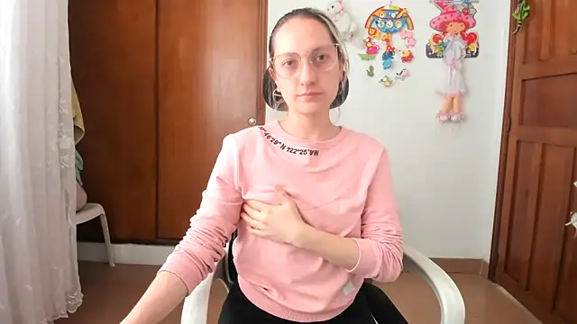 Snapshot of Adele_johnsonn1 chatting on 10.01.25 Adele johnsonn1 online show from 10.01.25