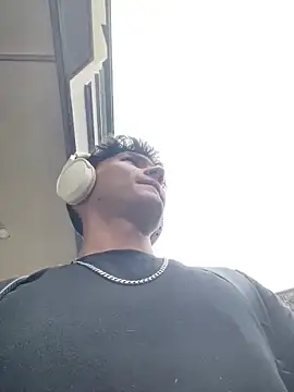 Snapshot of Valerio_James7 chatting on 01.17.25 Valerio James7 online show from 01.17.25