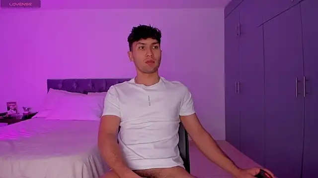 Snapshot of Valerio_James7 chatting on 02.03.25 Valerio James7 online show from 02.03.25