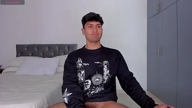 Snapshot of Valerio_James7 chatting on 02.10.25 Valerio James7 online show from 02.10.25