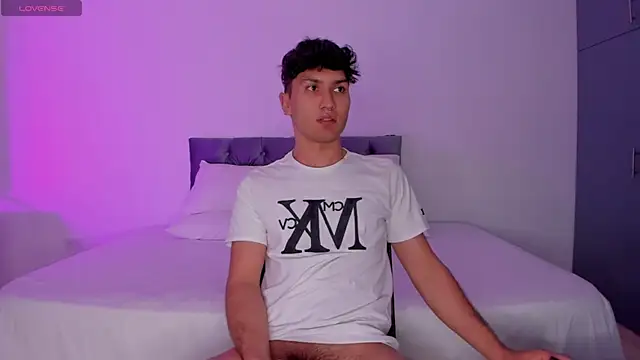 Snapshot of Valerio_James7 chatting on 03.03.25 Valerio James7 online show from 03.03.25