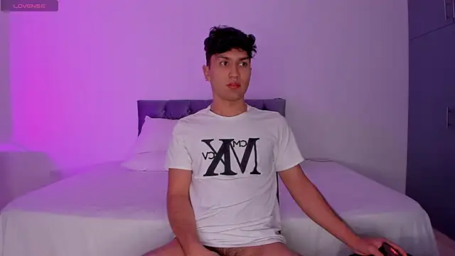 Snapshot of Valerio_James7 chatting on 03.04.25 Valerio James7 online show from 03.04.25