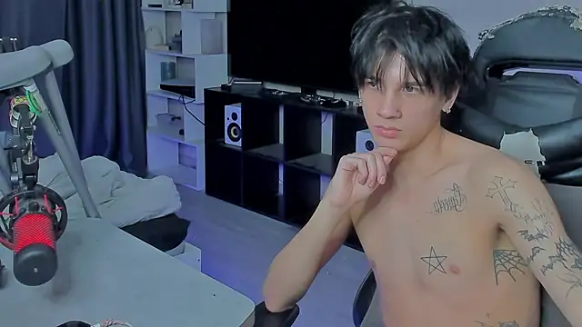 Snapshot of MarkBrowniii chatting on 10.03.25 MarkBrowniii online show from 10.03.25