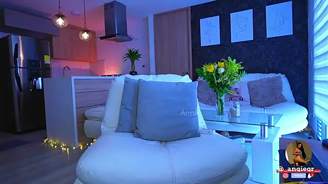 Snapshot of AnnaTaylor1 chatting on 03.11.25 AnnaTaylor1 online show from 03.11.25