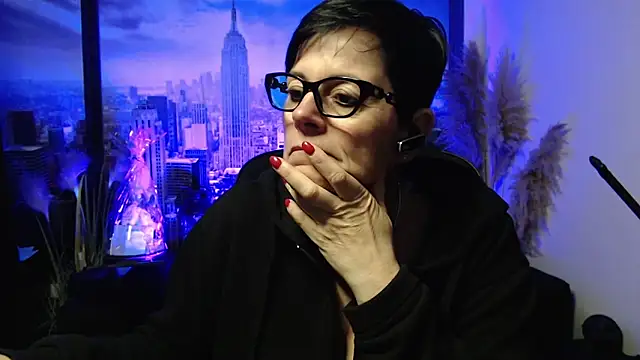 Snapshot of ninarandmann chatting on 05.17.26 ninarandmann online show from 05.17.26