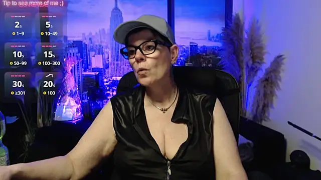 Snapshot of ninarandmann chatting on 05.23.26 ninarandmann online show from 05.23.26