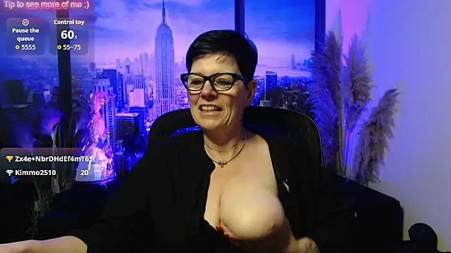 Snapshot of ninarandmann chatting on 06.04.26 ninarandmann online show from 06.04.26