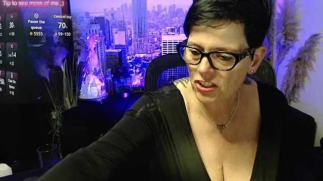 Snapshot of ninarandmann chatting on 06.10.26 ninarandmann online show from 06.10.26