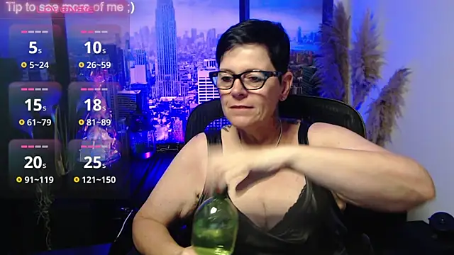 Snapshot of ninarandmann chatting on 07.15.26 ninarandmann online show from 07.15.26