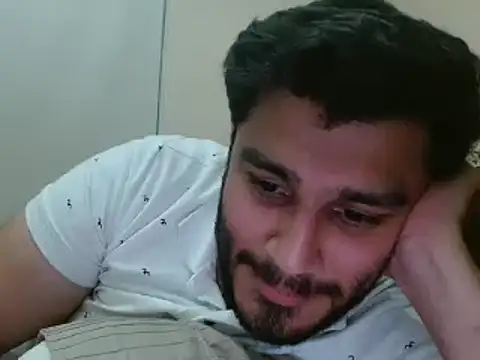 Snapshot of robintoit chatting on 12.04.24 robintoit online show from 12.04.24