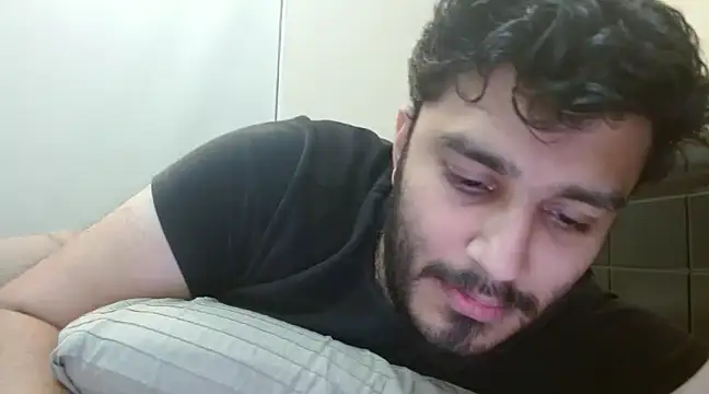 Snapshot of robintoit chatting on 12.11.24 robintoit online show from 12.11.24