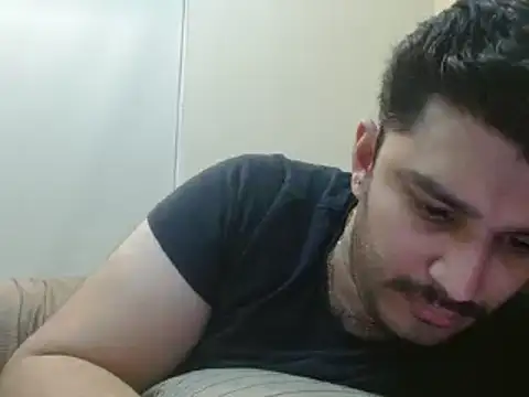 Snapshot of robintoit chatting on 12.15.24 robintoit online show from 12.15.24