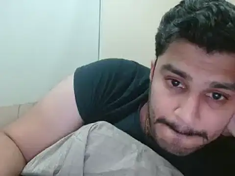 Snapshot of robintoit chatting on 12.15.24 robintoit online show from 12.15.24