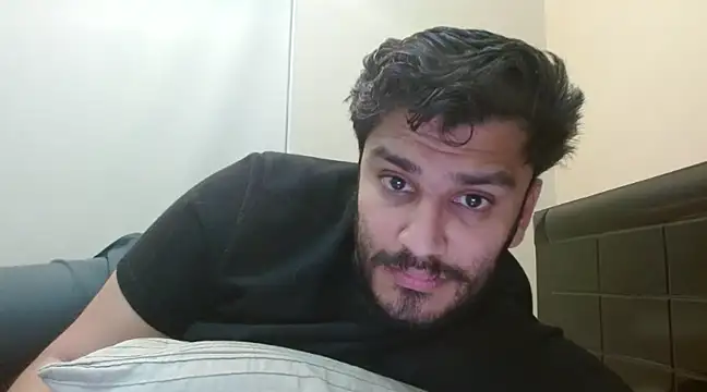 Snapshot of robintoit chatting on 01.05.25 robintoit online show from 01.05.25