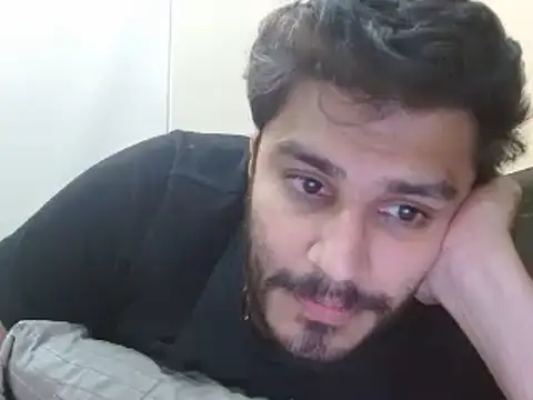 Snapshot of robintoit chatting on 01.08.25 robintoit online show from 01.08.25