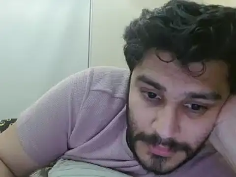 Snapshot of robintoit chatting on 01.12.25 robintoit online show from 01.12.25