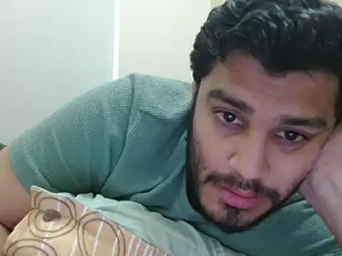 Snapshot of robintoit chatting on 02.22.25 robintoit online show from 02.22.25