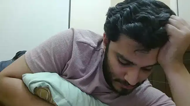 Snapshot of robintoit chatting on 02.24.25 robintoit online show from 02.24.25