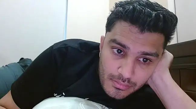 Snapshot of robintoit chatting on 03.07.25 robintoit online show from 03.07.25