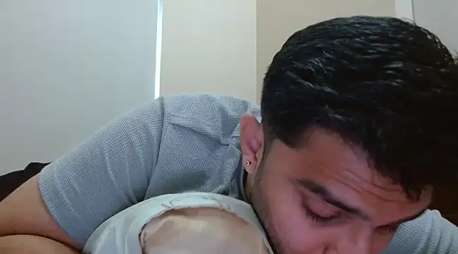 Snapshot of robintoit chatting on 03.08.25 robintoit online show from 03.08.25