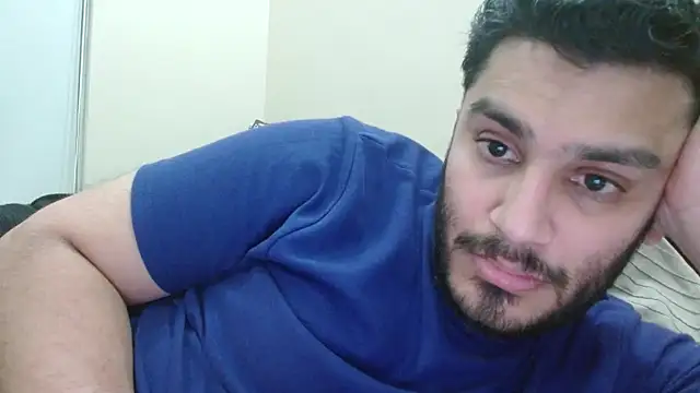 Snapshot of robintoit chatting on 09.18.25 robintoit online show from 09.18.25