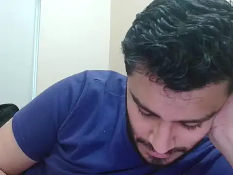 Snapshot of robintoit chatting on 09.19.25 robintoit online show from 09.19.25