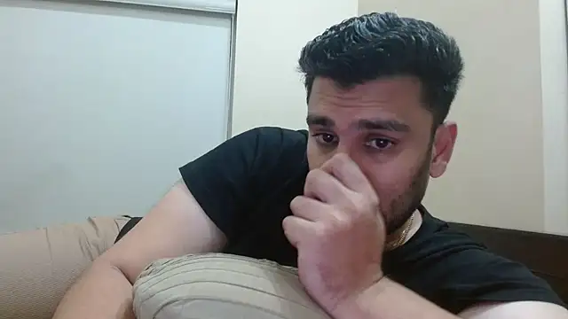 Snapshot of robintoit chatting on 10.12.25 robintoit online show from 10.12.25