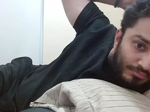 Snapshot of robintoit chatting on 11.19.25 robintoit online show from 11.19.25