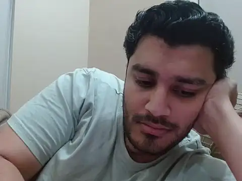 Snapshot of robintoit chatting on 11.27.25 robintoit online show from 11.27.25