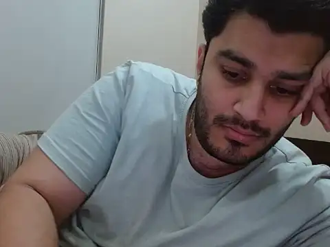 Snapshot of robintoit chatting on 11.27.25 robintoit online show from 11.27.25